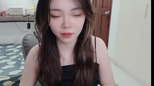 Snapshot of __Nho__ chatting on 12-16-25, 04:23 Nho online show from 12-16-25, 04:23