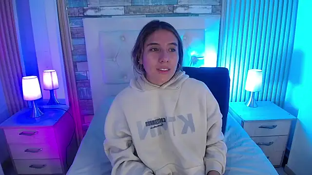 Bonnali lune online show from 03-26-26, 03:12