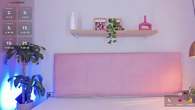 Snapshot of Tina_curly chatting on 11-10-25, 11:42 Tina curly online show from 11-10-25, 11:42