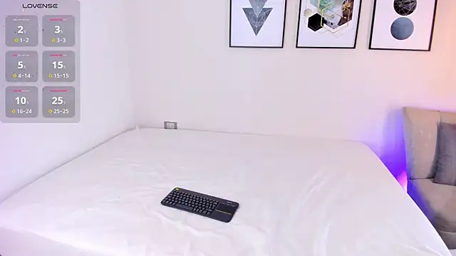 Snapshot of Tina_curly chatting on 11-20-25, 12:05 Tina curly online show from 11-20-25, 12:05