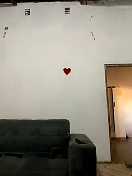 Snapshot of hndrx12 chatting on 10-23-25, 01:43 hndrx12 online show from 10-23-25, 01:43