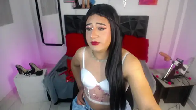 Snapshot of Athenea__Rouse chatting on 10-17-25, 12:36 Athenea  Rouse online show from 10-17-25, 12:36