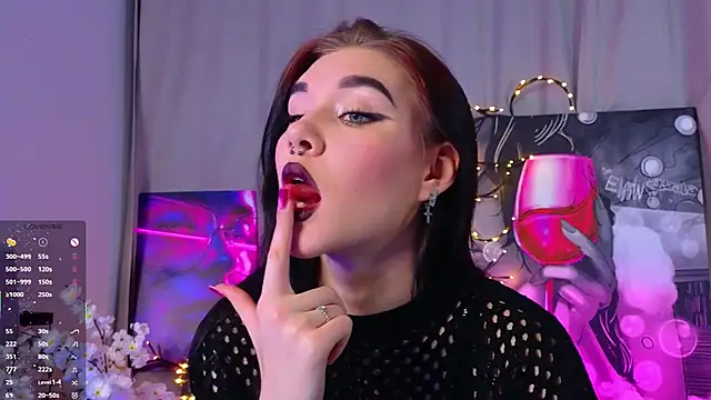 Snapshot of JenniferSullivan chatting on 01-06-26, 09:39 JenniferSullivan online show from 01-06-26, 09:39