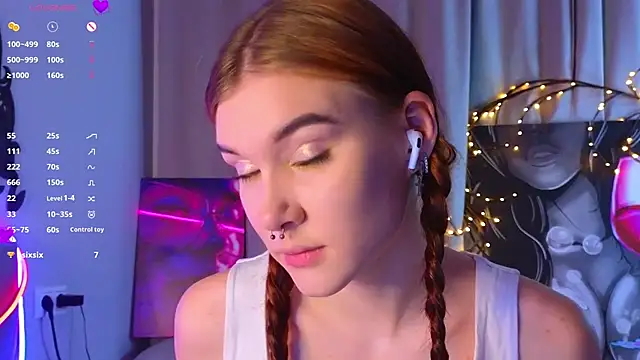 Snapshot of JenniferSullivan chatting on 02-18-26, 11:22 JenniferSullivan online show from 02-18-26, 11:22