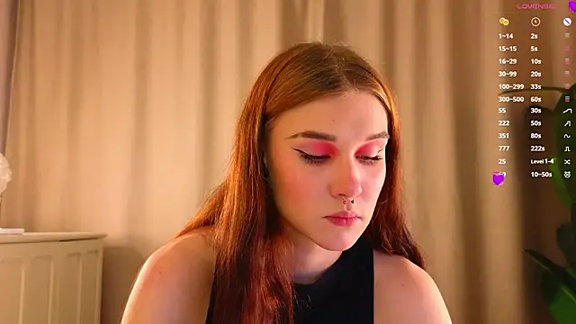 Snapshot of JenniferSullivan chatting on 02-21-26, 12:11 JenniferSullivan online show from 02-21-26, 12:11