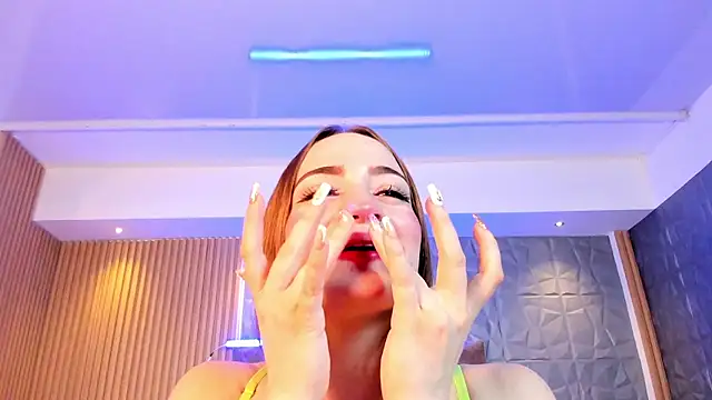 MadisonAnngel online show from 10-08-25, 08:28