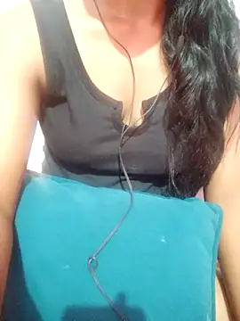 Snapshot of trending_tamizhachii chatting on 09-21-25, 05:58 trending tamizhachii online show from 09-21-25, 05:58