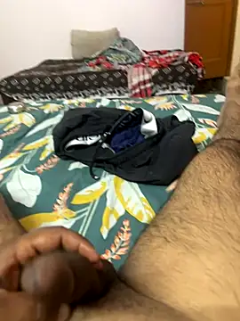 Snapshot of tonedcut_6 chatting on 10-20-25, 06:03 tonedcut 6 online show from 10-20-25, 06:03