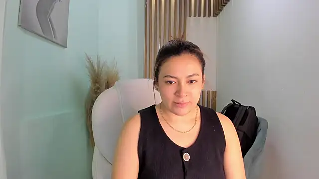 Snapshot of MacarenaRosse chatting on 09-11-25, 08:09 MacarenaRosse online show from 09-11-25, 08:09