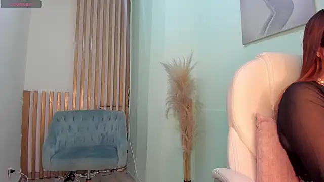 Snapshot of MacarenaRosse chatting on 10-11-25, 07:45 MacarenaRosse online show from 10-11-25, 07:45