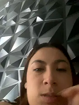 Snapshot of MacarenaRosse chatting on 10-21-25, 07:36 MacarenaRosse online show from 10-21-25, 07:36