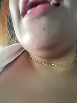 Snapshot of MacarenaRosse chatting on 11-21-25, 08:18 MacarenaRosse online show from 11-21-25, 08:18