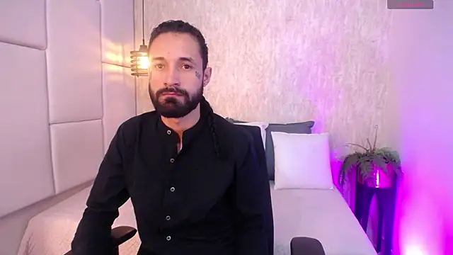 Hisoka 011 online show from 02-25-26, 07:45