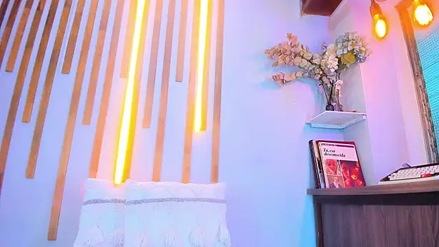 Jennifer Vega1 online show from 11-06-25, 12:44