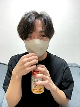 Snapshot of Yuma0718 chatting on 09-28-25, 10:20 Yuma0718 online show from 09-28-25, 10:20