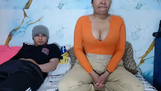 Snapshot of hot_lady19 chatting on 01-15-26, 08:01 hot lady19 online show from 01-15-26, 08:01