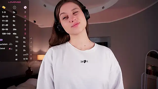 Snapshot of MercBoone chatting on 09-20-25, 11:11 MercBoone online show from 09-20-25, 11:11