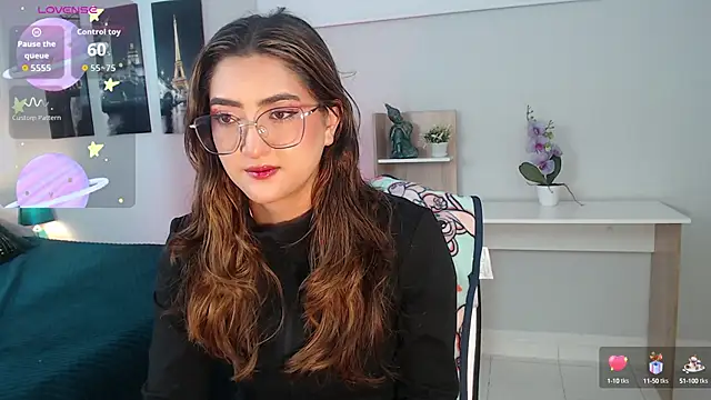 Snapshot of madame_lottie chatting on 09-23-25, 12:30 madame lottie online show from 09-23-25, 12:30