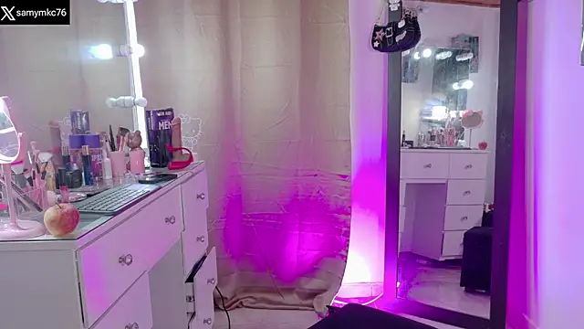 Snapshot of samymelo chatting on 09-14-25, 11:42 samymelo online show from 09-14-25, 11:42