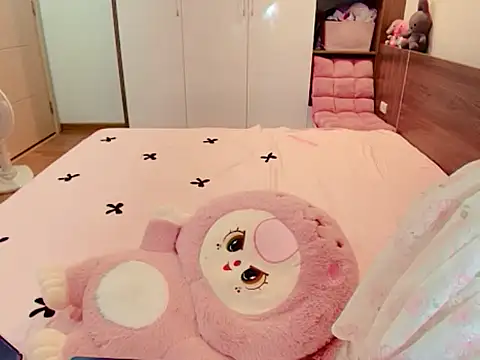 JunCii 9x online show from 11-08-25, 02:23