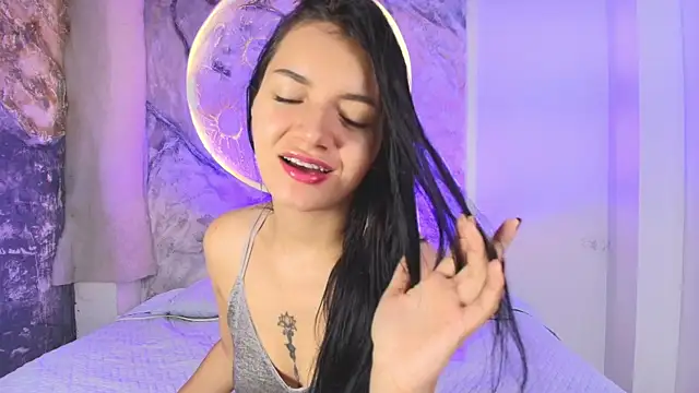 Snapshot of RoxanaBorns_ chatting on 10-09-25, 12:36 RoxanaBorns  online show from 10-09-25, 12:36