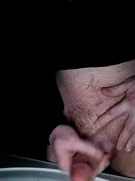 Snapshot of Lewisbbb chatting on 11-18-25, 08:30 Lewisbbb online show from 11-18-25, 08:30