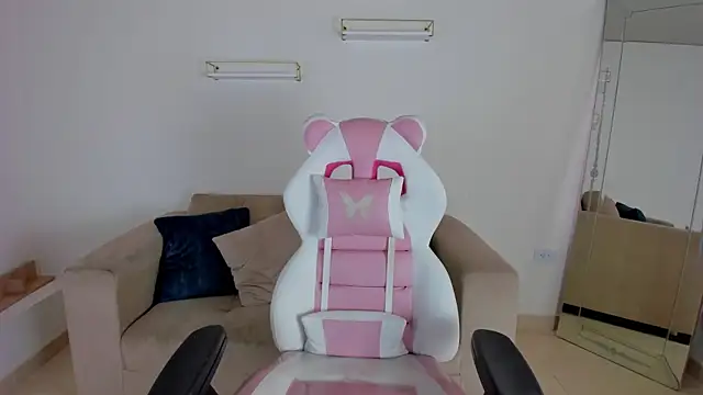 april smiith online show from 09-27-25, 12:21