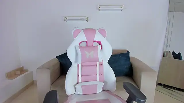 april smiith online show from 10-06-25, 12:13