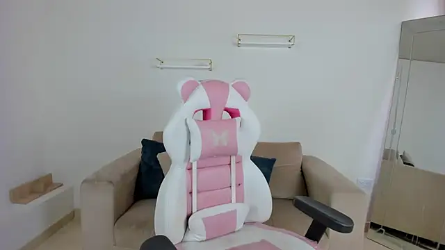 april smiith online show from 12-04-25, 12:58