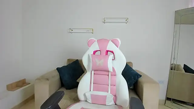 april smiith online show from 02-10-26, 12:09