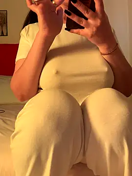 Snapshot of OnlyRima chatting on 10-17-25, 12:30 OnlyRima online show from 10-17-25, 12:30