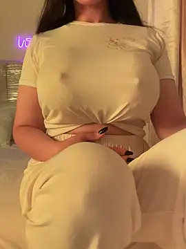 Snapshot of OnlyRima chatting on 10-20-25, 12:44 OnlyRima online show from 10-20-25, 12:44