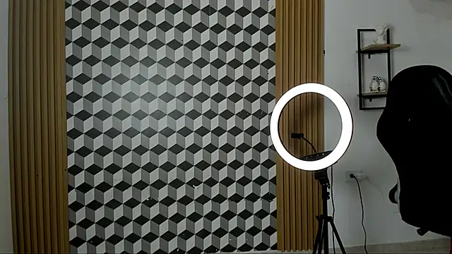 Snapshot of alice__brow chatting on 09-21-25, 01:29 alice  brow online show from 09-21-25, 01:29