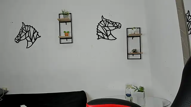 Snapshot of alice__brow chatting on 09-25-25, 04:32 alice  brow online show from 09-25-25, 04:32