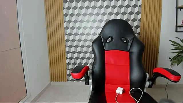 Snapshot of alice__brow chatting on 10-12-25, 05:23 alice  brow online show from 10-12-25, 05:23