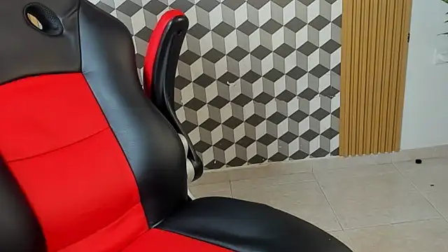 Snapshot of alice__brow chatting on 10-22-25, 05:52 alice  brow online show from 10-22-25, 05:52