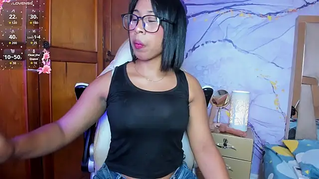 Elowen Clark online show from 10-22-25, 07:46