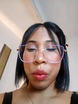 Elowen Clark online show from 01-18-26, 08:34