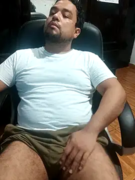 Snapshot of Hotknight chatting on 10-08-25, 12:19 Hotknight online show from 10-08-25, 12:19