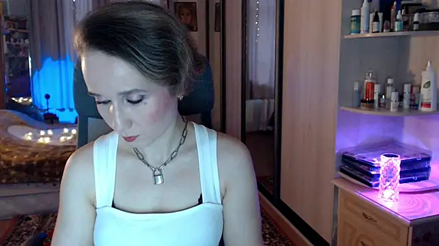 ClassyInna online show from 11-24-25, 05:51