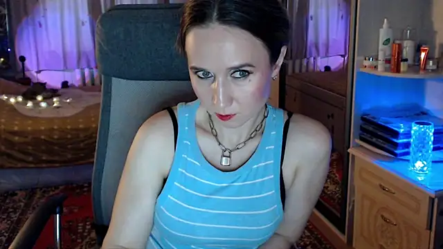 ClassyInna online show from 12-17-25, 09:04