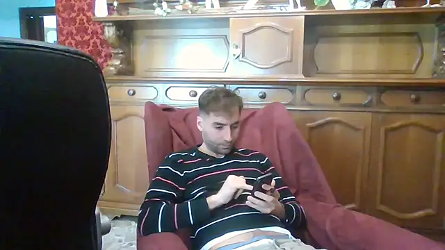 Torissimo92 online show from 12-19-25, 10:44