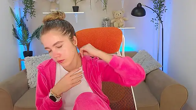 Snapshot of Spicy_Lexi chatting on 09-24-25, 06:17 Spicy Lexi online show from 09-24-25, 06:17