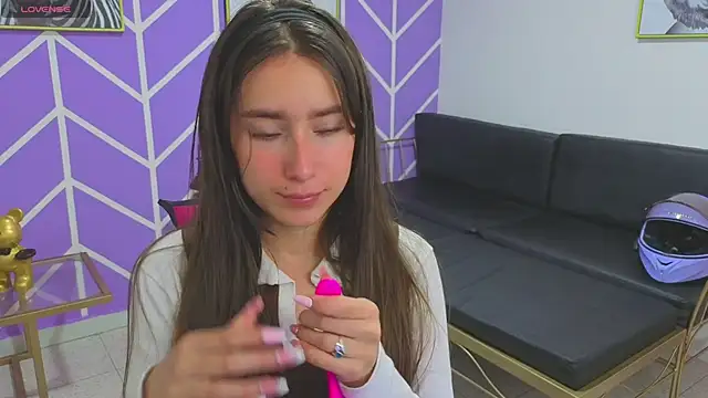 Adhara Kitten online show from 03-16-26, 12:42