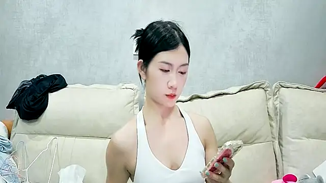 Snapshot of xiaoLI-2025 chatting on 09-14-25, 02:49 xiaoLI-2025 online show from 09-14-25, 02:49