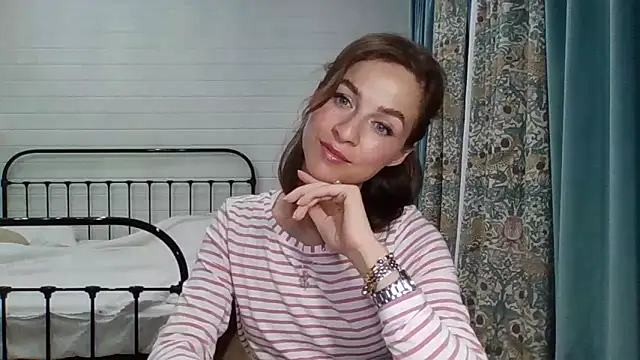 Snapshot of Niravyn_ chatting on 09-10-25, 05:40 Niravyn  online show from 09-10-25, 05:40