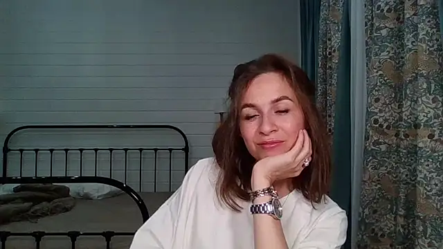 Snapshot of Niravyn_ chatting on 09-27-25, 03:28 Niravyn  online show from 09-27-25, 03:28