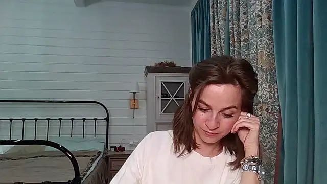 Snapshot of Niravyn_ chatting on 10-09-25, 08:34 Niravyn  online show from 10-09-25, 08:34