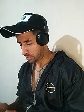 Snapshot of Alexsexygamer chatting on 11-06-25, 01:12 Alexsexygamer online show from 11-06-25, 01:12