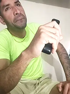 Snapshot of Alexsexygamer chatting on 11-10-25, 01:10 Alexsexygamer online show from 11-10-25, 01:10